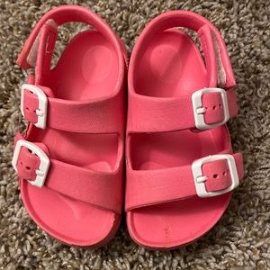 Toddler pink Cat & Jack water shoes/sandals